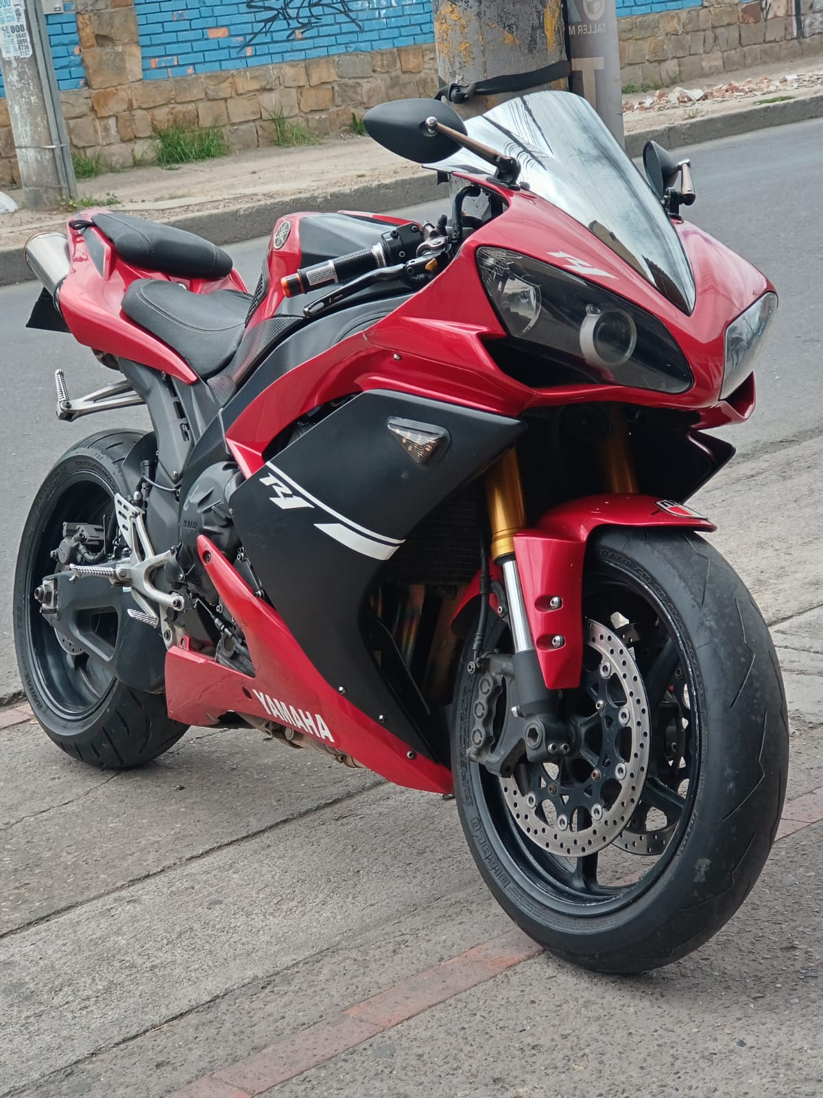 Yamaha R1