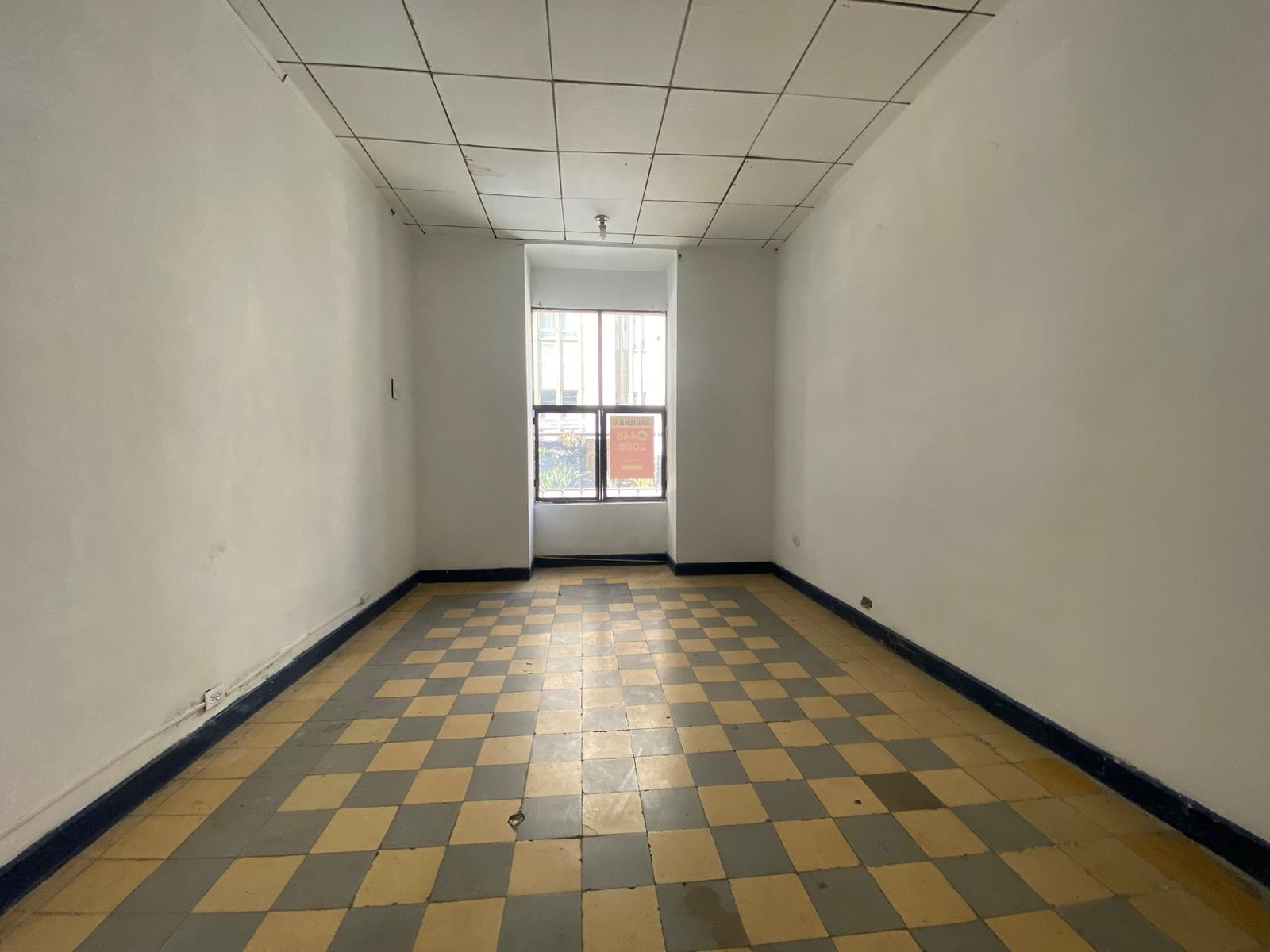 Permuto oficina Centro de Medellín por vehículo